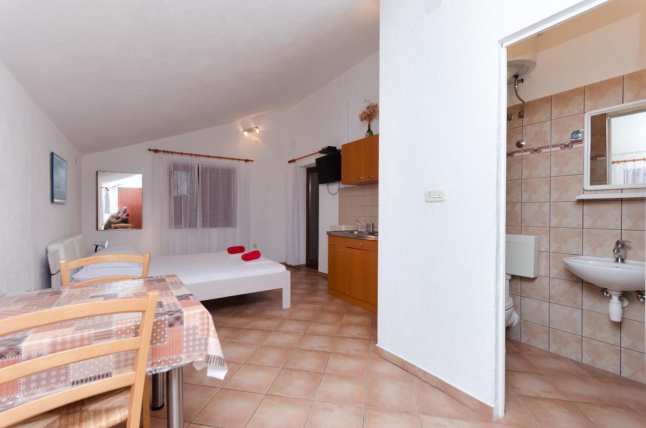 Apartments Sanja Sibinj Krmpotski Dış mekan fotoğraf