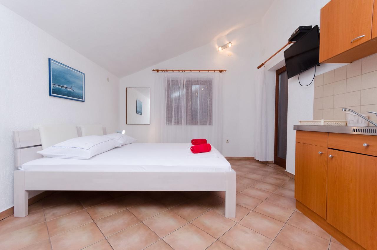 Apartments Sanja Sibinj Krmpotski Dış mekan fotoğraf