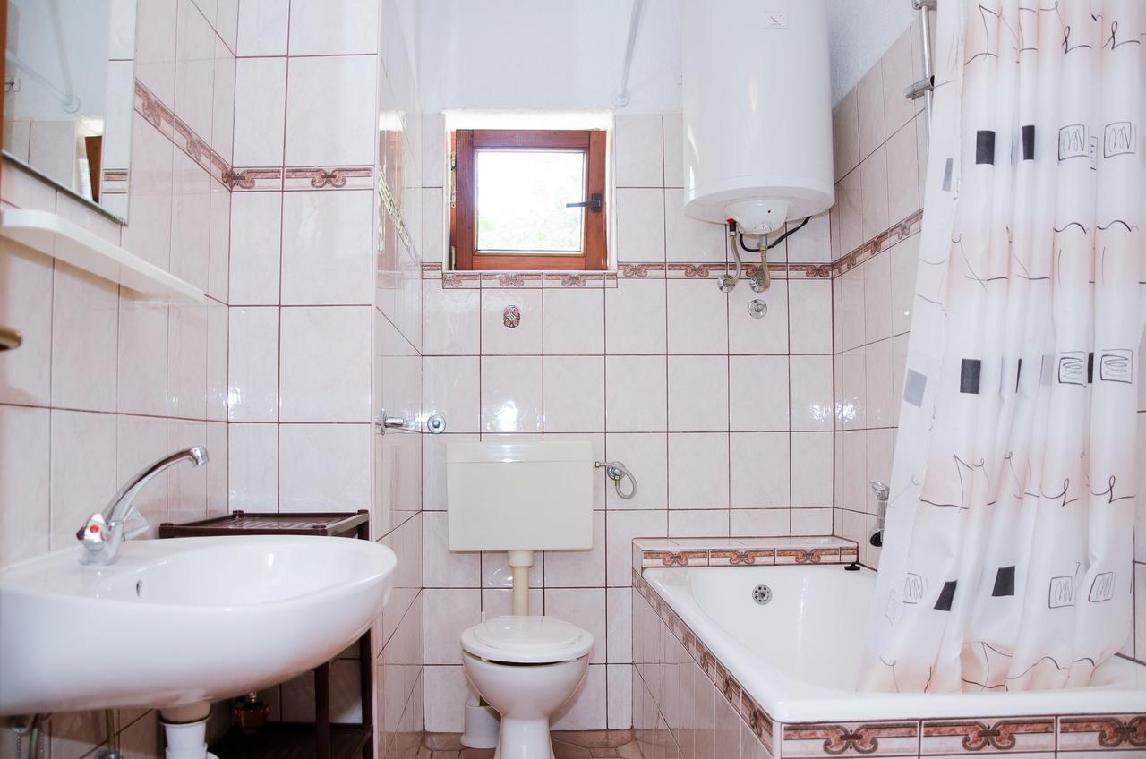 Apartments Sanja Sibinj Krmpotski Dış mekan fotoğraf